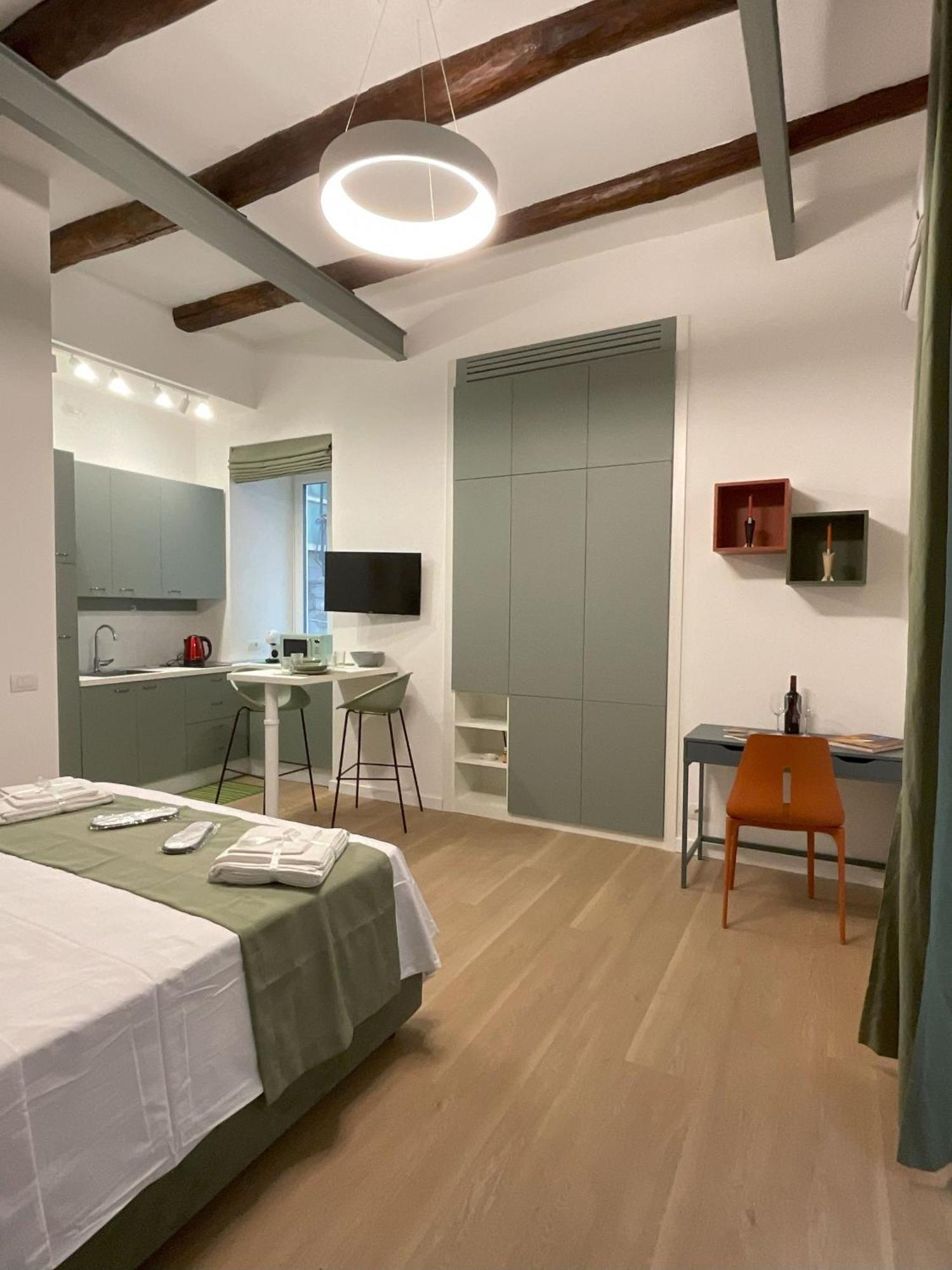 Sansepolcro33 Apartment เนเปิลส์ ภายนอก รูปภาพ