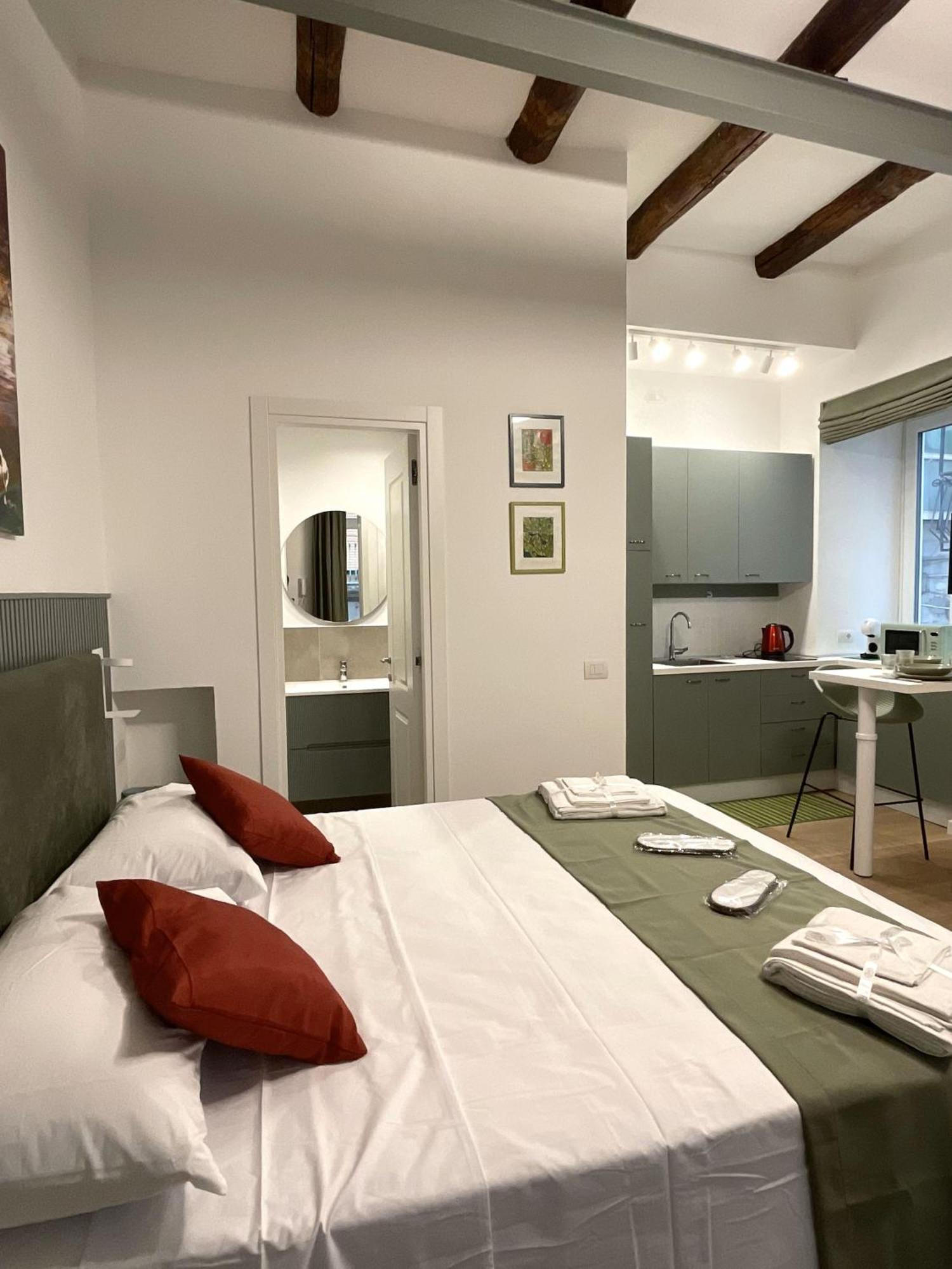 Sansepolcro33 Apartment เนเปิลส์ ภายนอก รูปภาพ