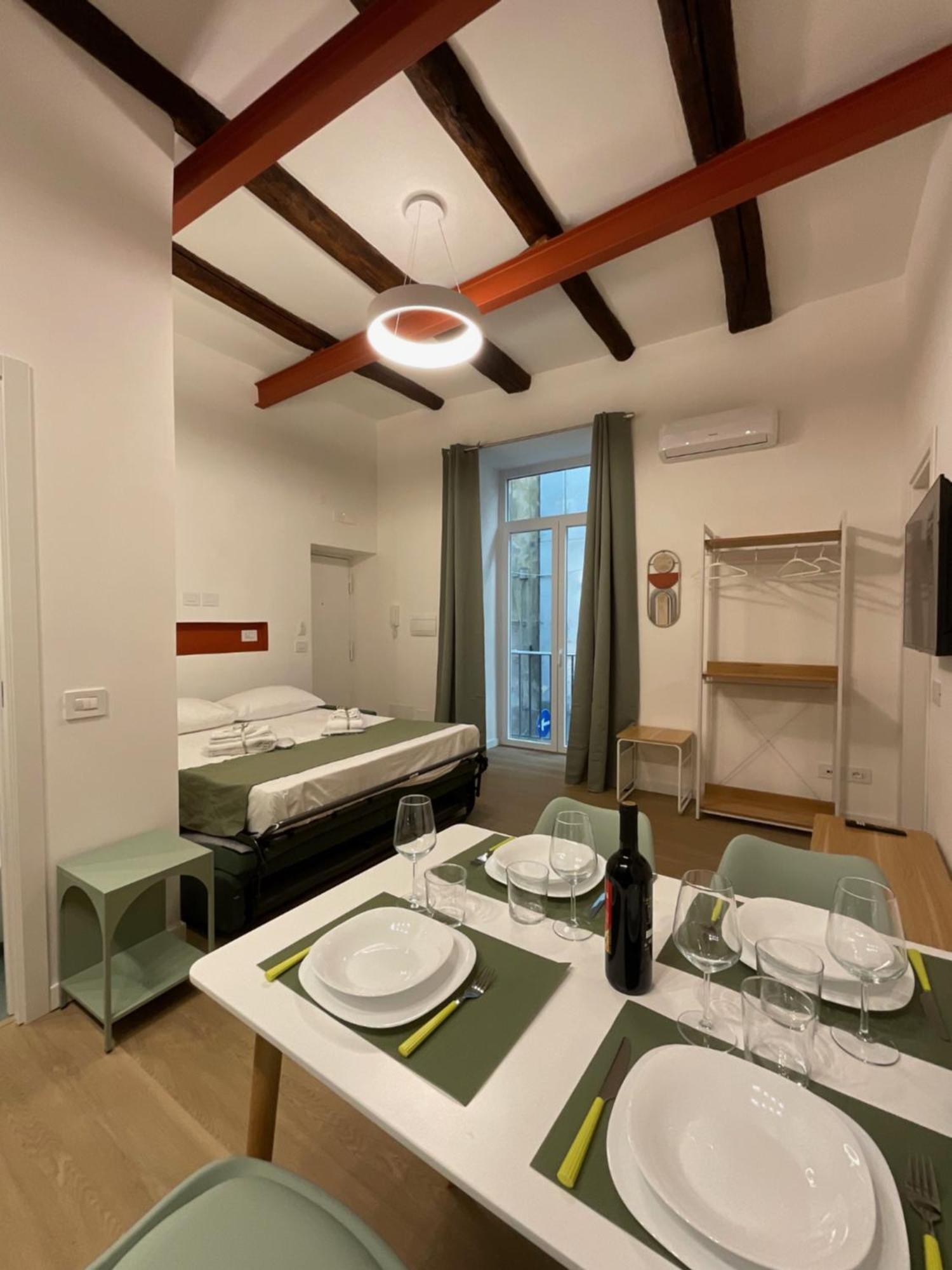 Sansepolcro33 Apartment เนเปิลส์ ภายนอก รูปภาพ